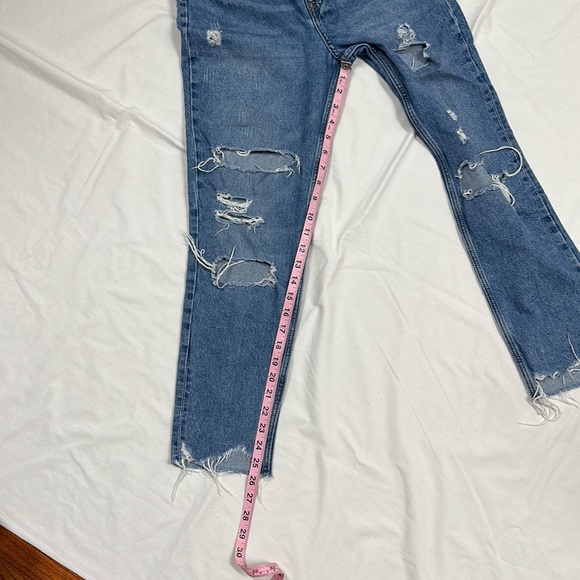 H&M Divided Distressed Jeans - Picture 9 of 9